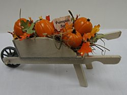 SH520 Wheelbarrow w/pumpkins