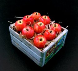 F230 APPLES IN CRATE